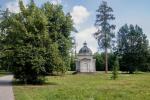 2026_07_23-Lednicke-Rovne-Pamiatky-v-parku-005-g