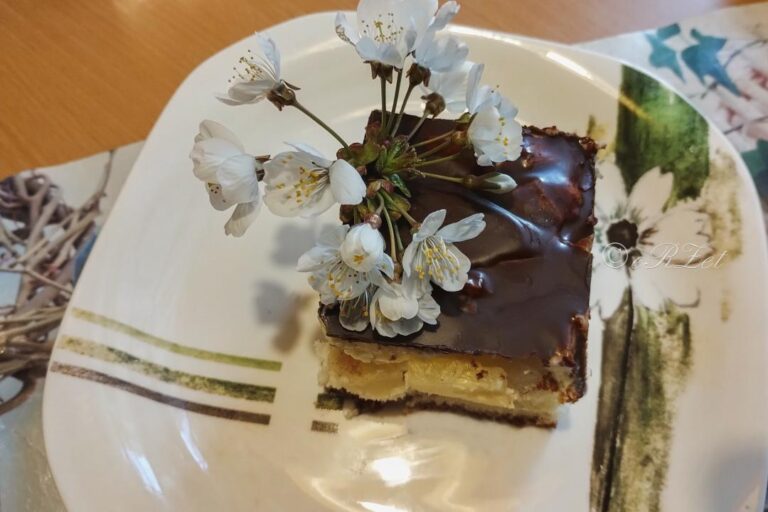 Ananásové rezy podľa pani Jančíkovej