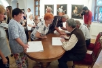 2018_09_20 Beseda a autogramiada s autormi Dca včeara a dnes 053
